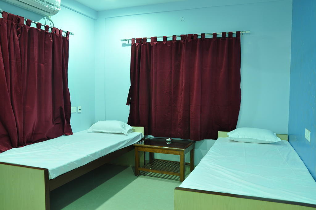 Himalaya Inn Service Apartment Колката Екстериор снимка