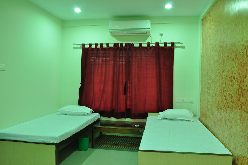 Himalaya Inn Service Apartment Колката Екстериор снимка
