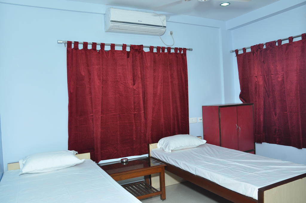Himalaya Inn Service Apartment Колката Екстериор снимка